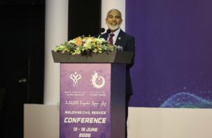 ކޮންމެ 15 މީހަކަށް ސިވިލް ސާވެންޓެއް އެބަހުރި: ވަޒީރު ޝަފީއު thumbnail image