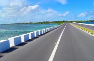 ގަމުގައި ކަރަންޓު ނަގާފައި ވަނީ ހުއްދައަކާ ނުލައި، ކުޑަކުއްޖާ ކަރަންޓުގައި ޖެހުނު މައްސަލަ ތަހްގީގުކުރަނީ thumbnail image