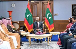 ސައުދީގެ ވަފުދެއް ރައީސްގެ އަރިހަށް އިޙްތިރާމުގެ ޒިޔާރަތެއް ކުރައްވައިފި thumbnail image