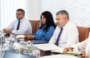 ޓްރާންސްފޯމް ޕްރޮޖެކްޓާ ގުޅޭގޮތުން ވޯލްޑް ބޭންކުގެ ކަންޓްރީ މެނޭޖަރާއި ވަޒީރު ޝިޔާމް މަޝްވަރާކުރައްވައިފި thumbnail image