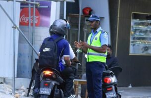 މަގުމަތީގެ ސަލާމަތާއި ރައްކާތެރިކަމަށް ހޭލުންތެރިކުރުވުމަށް ހުޅުމާލޭގައި "ރޯޑްޝޯ" އެއް thumbnail image