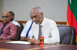 މަޖިލީހުން ފާސްކުރި 7 ބިލެއް ރައީސް ތަސްދީގުކުރައްވައިފި thumbnail image