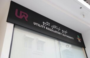 ޔުޓިލިޓީ ދާއިރާގެ މަސައްކަތްތެރިންނަށް ލައިސެންސެއް ދޫކުރަނީ thumbnail image