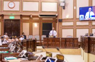 ދަނާލުގައި ހިނގި ހާދިސާ އާއި ގުޅިގެން ޒާތީ މައުލޫމާތު ހިއްސާކުރީ މަޖުބޫރުވުމުން: މިނިސްޓަރު thumbnail image