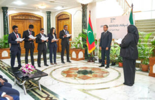 ސިވިލް ކޯޓާއި ކްރިމިނަލް ކޯޓަށް އަލަށް އައްޔަންކުރެއްވި ފަސް ފަނޑިޔާރުން ހުވާކުރައްވައިފި thumbnail image