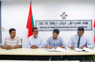 ތިން ރަށެއްގެ ހޭންޑް ބޯލް ކޯޓު އެޅުމަށް ކުންފުންޏަކާ ހަވާލުކޮށްފި thumbnail image
