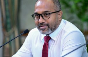 ވަޒީރު އިޙްސާނުގެ ނަމުގައި ދައުރުވާ ލިޔުމަކީ ސައްޙަ ލިޔުމެއް ނޫންކަން ހާމަކުރައްވައިފި thumbnail image
