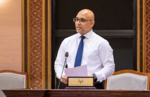 އެމްޑީޕީ ސަރުކާރުން ސިޔާސީ މުވައްޒަފުންގެ އަދަދު 100 އިންސައްތަ އިތުރުކޮށްފައިވޭ: މާލީ ވަޒީރު thumbnail image