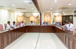 އެމްއެމްއޭ ރޭޓަށްވުރެ ބޮޑުކޮށް ޑޮލަރު ވިއްކާ، އިސްތިހާރުކުރާ ނަމަ ޖޫރިމަނާ ކުރަން ފާސްކޮށްފި thumbnail image