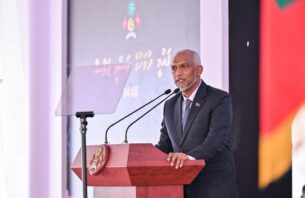 ވަޒީފާގެ މާހައުލުގައި އަމާނާތްތެރިވެ، އަޚުލާޤު ހިފެހެއްޓުމަށް ރައީސް އިލްތިމާސްކުރައްވައިފި thumbnail image