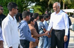 އުތީމަށް ކުރެއްވި ދަތުރުފުޅު ނިންމަވާލެއްވުމަށް ފަހު ރައީސްގެ ދެކަނބަލުން އެނބުރި މާލެ ވަޑައިގެންފި thumbnail image