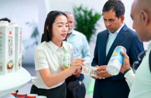 ރާއްޖެއާއި ޗައިނާއާ ދެމެދު އިގުތިސާދީ ގުޅުން ބަދަހިކޮށް ވިޔަފާރީގެ މަޝްވަރާތަކެއްކޮށްފި thumbnail image