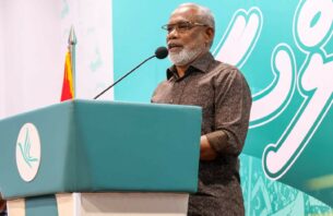 ރައީސްގެ ދިފާޢުގައި މަޖިލިސް އޮތީ، މަޖިލީހުން ޔާމީނަށް ކުރެއްވޭނެ ކަމެއް ނޯންނާނެ: ޢަބްދުއްރަޙީމް thumbnail image