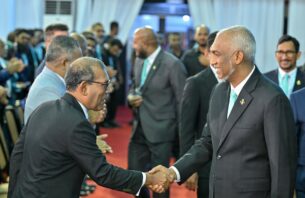 ޕީއެންސީގެ ކޮންގްރެސްގައި ކުރީގެ ރައީސް ނަޝީދު ބައިވެރިވެވަޑައިގެންފި thumbnail image