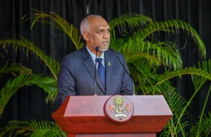 ގައުމުގެ ފިކުރީ ސިކުނޑި ބައްޓަންކުރުމުގައި ޒުވާން ޚަތީބުން ނަމޫނާ ދައްކަން ރައީސް މުއިއްޒު ގޮވާލައްވައިފި thumbnail image