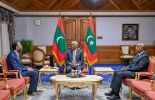 އައި.ސީ.ސީ.ޑީގެ ސެކްރެޓަރީ ޖެނެރަލް ރައީސްގެ އަރިހަށް އިޙްތިރާމްގެ ޒިޔާރަތެއް ކުރައްވައިފި thumbnail image