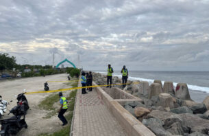 އުސްފަސްގަނޑު ބަޖިޔާ ގައުތަކުގެ ތެރެއަށް މީހަކު ވެއްޓި، ތާށިވެއްޖެ thumbnail image